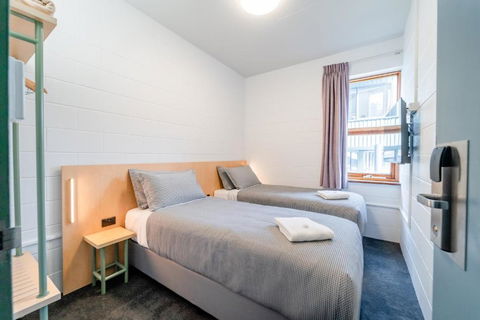 YHA Thredbo - Sunshine Coast Tourism 3