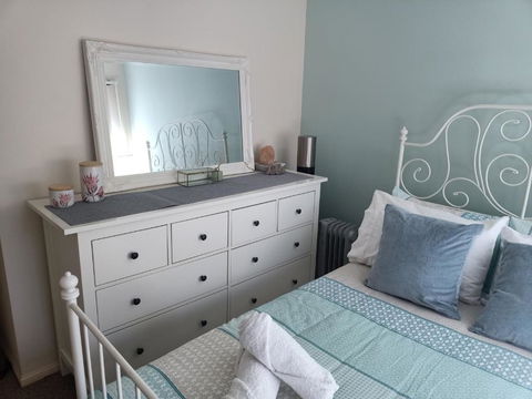 Tingalpa Townhouse Treat - Sunshine Coast Tourism 1