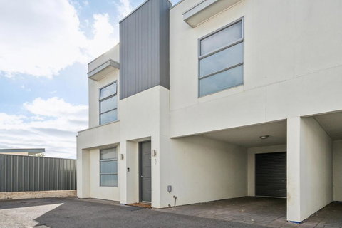 West Croydon Condo - Sunshine Coast Tourism 1