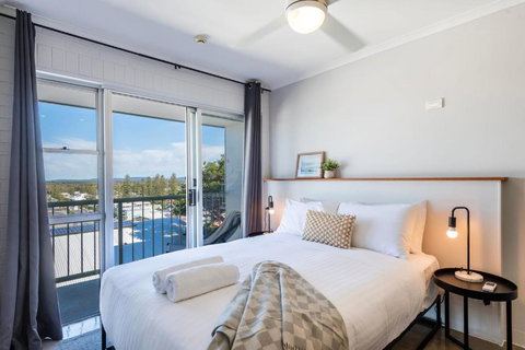 Yamba Views 6 - Oceanstays - Holiday Sunshine Coast 1