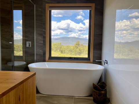Yarra Valley Country Escape - Sunshine Coast Tourism 1