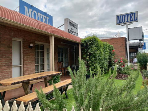 Yarragon Motel - Sunshine Coast Tourism 1