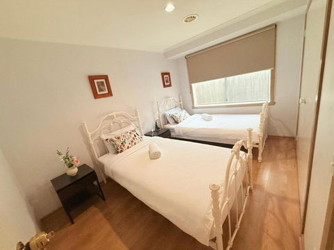 YF Home Sweet Home - Sunshine Coast Tourism 1