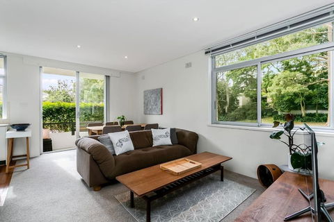 YNG03 - Cremorne - Young Street - Sunshine Coast Tourism 0
