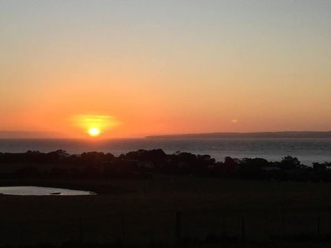 YOLO- Beach-house Views, Near Penguins, Nbn! - Sunshine Coast Tourism 3