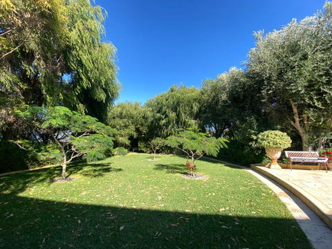 Yanchep Lagoon Retreat - Holiday Sunshine Coast 2