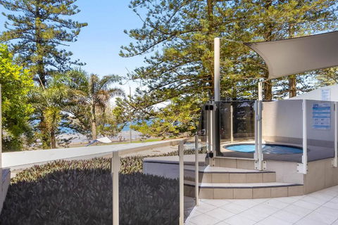 ZANZ205- Exclusive Outdoor Spa With Ocean Glimpses - Sunshine Coast Tourism 1