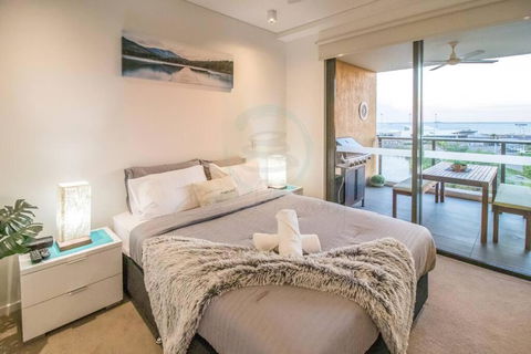 ZEN BY THE OCEAN - 1-BR Executive Biz Retreat - Holiday Sunshine Coast 1
