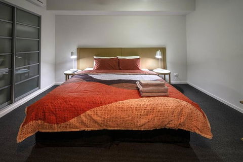 ZEN CITY & SEA Executive 1-BR Suite In Darwin CBD - Sunshine Coast Tourism 1
