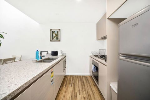 Zetland Gem 2Bed Apt With Pool & Gym Access - Holiday Sunshine Coast 3