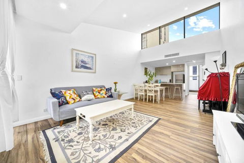 Zetland Gem 2Bed Apt With Pool & Gym Access - Holiday Sunshine Coast 1