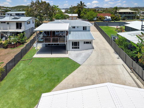 Zilzie Beach House - Sunshine Coast Tourism 0