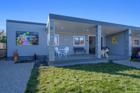 Zoo Villas : Villa Zebra - Central Wynyard - Sunshine Coast Tourism 0
