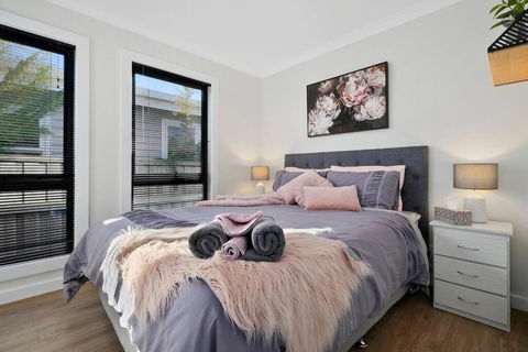 Zoo Villas : Villa Zebra - Central Wynyard - Sunshine Coast Tourism 3