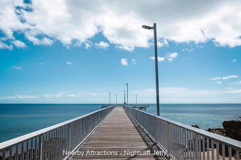 ZEN FORESHORE: 3-BR Nightcliff Foreshore-Front Apt - Holiday Sunshine Coast 3