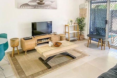 ZEN GARDEN - COZY 2-BR + Modern Design W/ Aircon - Sunshine Coast Tourism 3