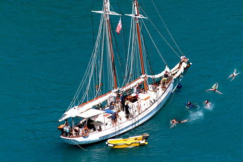 Whitehaven Beach Sailing And Snorkeling Cruise - Sunshine Coast Tourism 3
