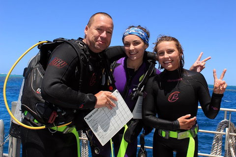 Quicksilver Dive 4 Day PADI Learn To Dive Course - Sunshine Coast Tourism 0