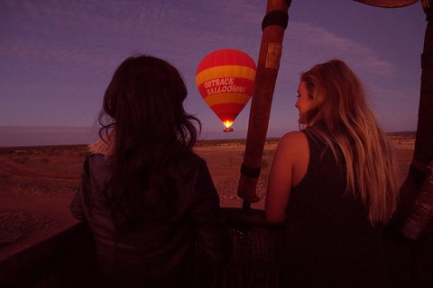 Early Morning Ballooning In Alice Springs - Holiday Sunshine Coast 1