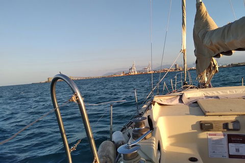 Townsville Small Group Early Morning Sailing Cruise Boat Tour Charter Hire - Sunshine Coast Tourism 2