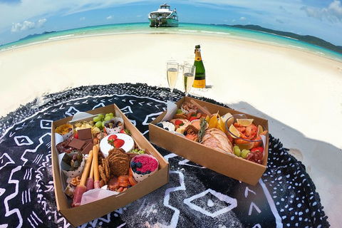 Reef & Whitehaven Landing - Sunshine Coast Tourism 2