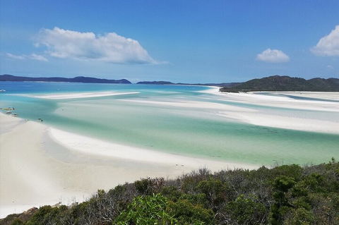2-Night Whitsundays Sailing Cruise Incl. Whitehaven Beach & Great Barrier Reef - Sunshine Coast Tourism 1