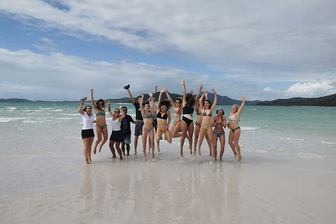 2-Night Whitsundays Sailing Cruise Incl. Whitehaven Beach & Great Barrier Reef - Sunshine Coast Tourism 4