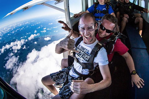Reef And Rainforest Tandem Sky Dive In Cairns - Sunshine Coast Tourism 2