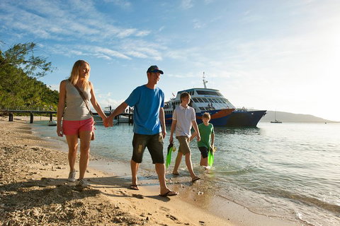 Fitzroy Island Catamaran Transfers From Cairns - Holiday Sunshine Coast 3