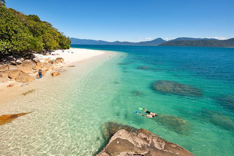 Fitzroy Island Catamaran Transfers From Cairns - Holiday Sunshine Coast 4
