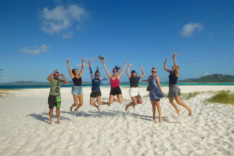 2-Day Whitsundays Sailing Adventure: Summertime - Sunshine Coast Tourism 2