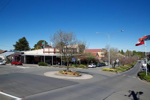 Private Blue Mountains Escape The Crowds SUV Tour - Sunshine Coast Tourism 4