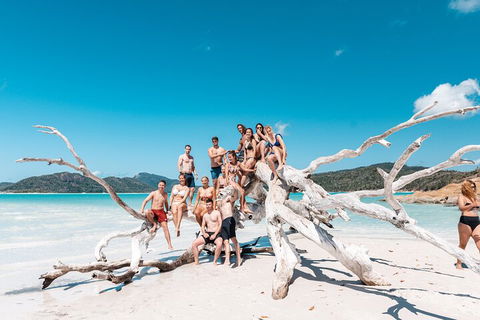 4 Day & 3 Night Whitsunday Islands & Outer Reef Sailing Adventure On Condor - Sunshine Coast Tourism 0