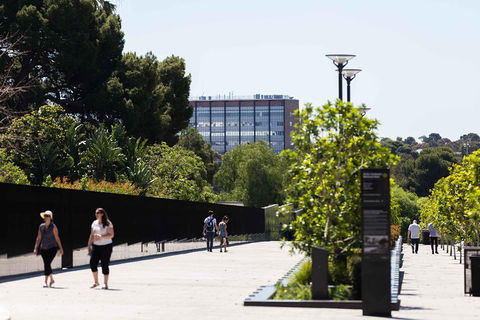 Adelaide 90-Minute Pedicab Tour: Scenic Green & River Experience - Sunshine Coast Tourism 4