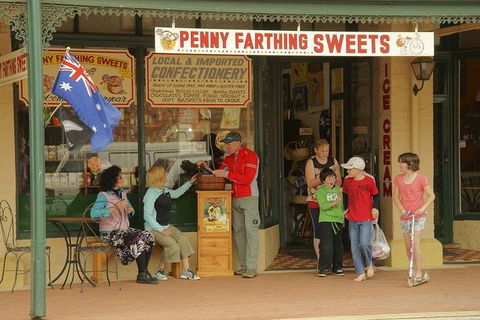 2-Day Wave Rock, York, Wildflowers & Aboriginal Experience - Sunshine Coast Tourism 4